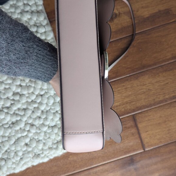 Kate Spade pink scalloped purse - Picture 7 of 7